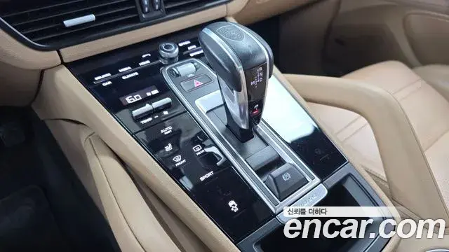 Porsche Cayenne 2019 — Şəkil 12/20