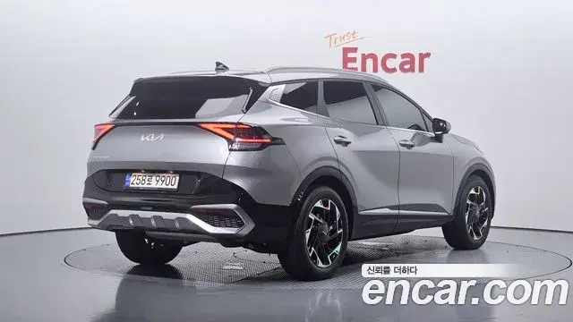 Kia Sportage 2023 — Фото 2/20