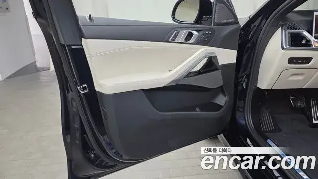 BMW X6 2025 — Photo 33/34