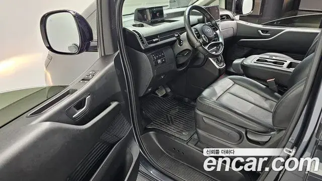 Hyundai Staria 2022 — Фото 9/20