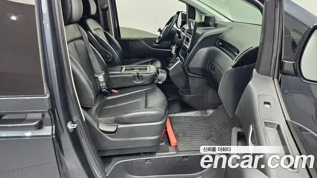 Hyundai Staria 2022 — Фото 14/20