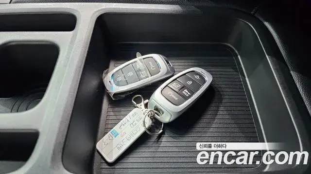 Hyundai Staria 2022 — Фото 16/20