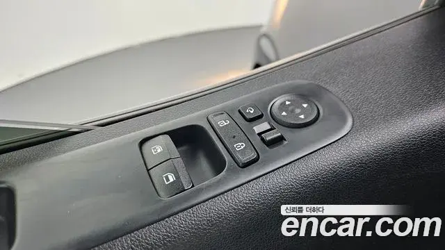 Hyundai Staria 2022 — Фото 19/20
