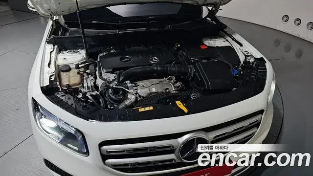 Mercedes-Benz GLB-Class 2021 — Фото 6/20