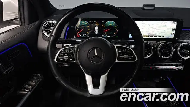 Mercedes-Benz GLB-Class 2021 — Фото 13/20