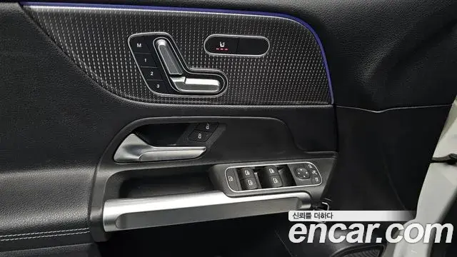 Mercedes-Benz GLB-Class 2021 — Фото 17/20