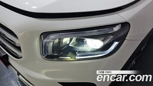 Mercedes-Benz GLB-Class 2021 — ფოტო 5/35