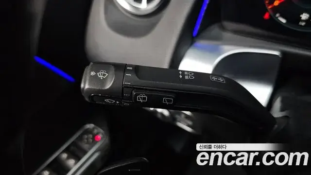 Mercedes-Benz GLB-Class 2021 — ფოტო 8/35