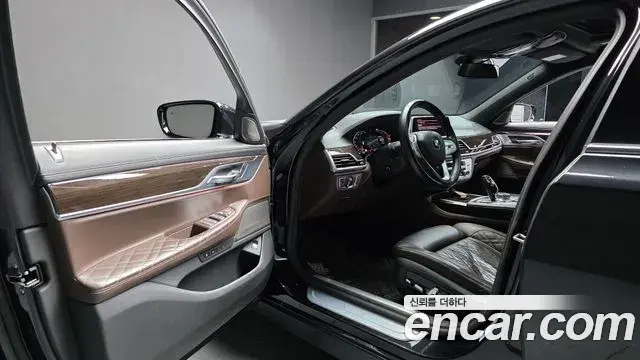 BMW 7 Series 2021 — Фото 10/20