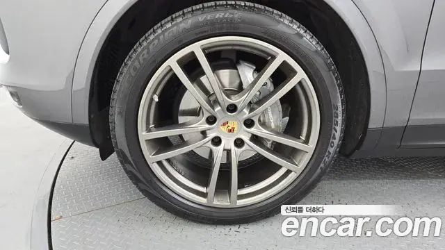 Porsche Cayenne 2021 — Şəkil 23/34
