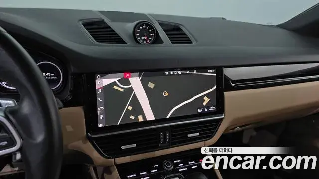Porsche Cayenne 2021 — Şəkil 26/34