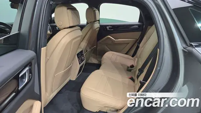 Porsche Cayenne 2021 — Şəkil 15/34