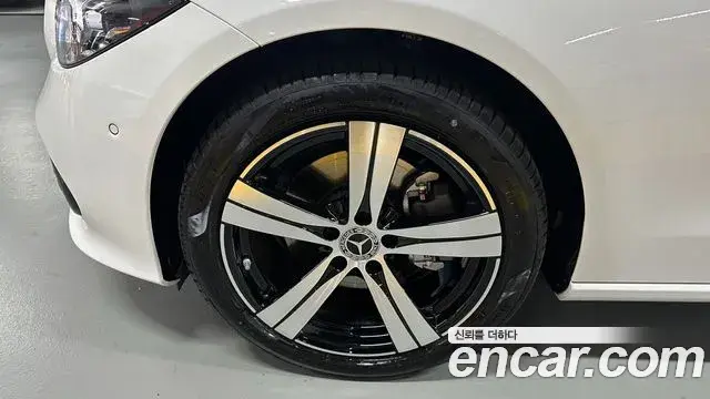 Mercedes-Benz C-Class 2026 — ფოტო 4/20