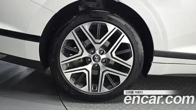 Hyundai Grandeur Hybrid 2023 — Photo 4/30