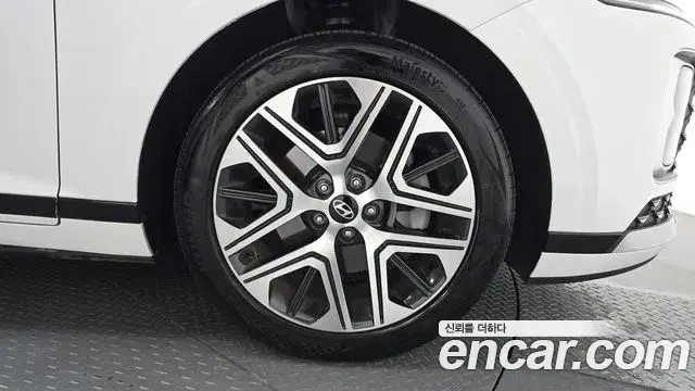 Hyundai Grandeur Hybrid 2023 — Photo 16/30