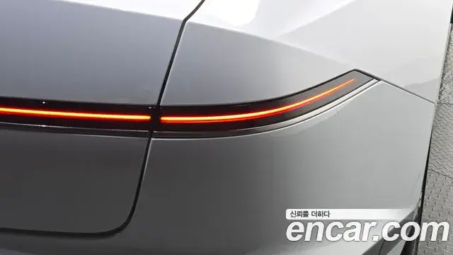 Hyundai Grandeur Hybrid 2023 — Photo 10/30