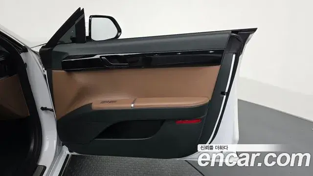 Hyundai Grandeur Hybrid 2023 — Photo 18/30