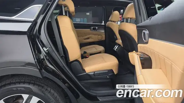 Kia Sorento 2022 — Фото 11/20