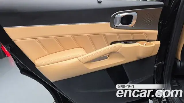 Kia Sorento 2022 — Photo 4/33
