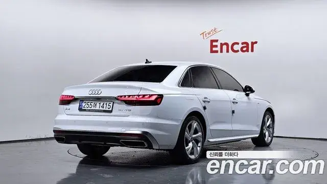 Audi A4 2022 — ფოტო 26/35