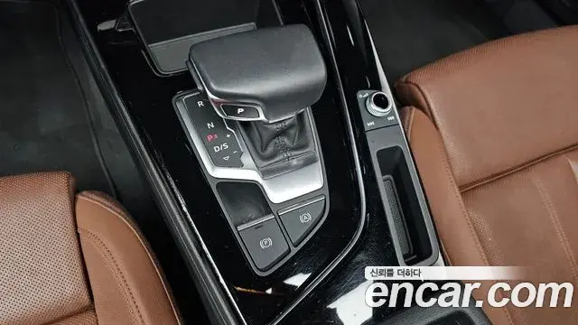 Audi A4 2022 — ფოტო 6/35