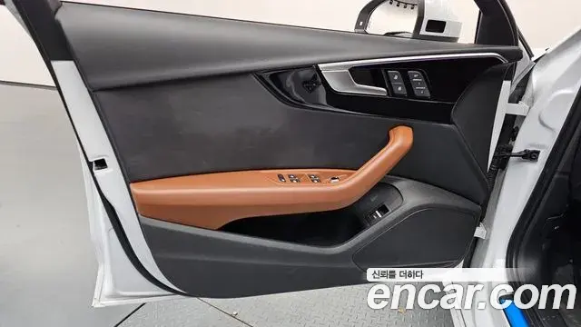 Audi A4 2022 — ფოტო 25/35