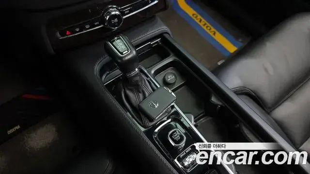 Volvo XC90 2018 — ფოტო 6/20