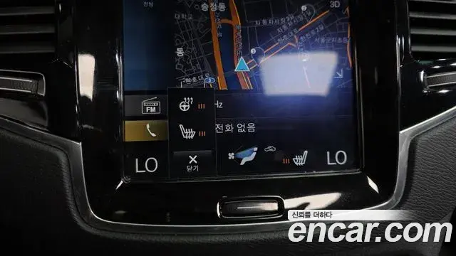 Volvo XC90 2018 — ფოტო 3/20