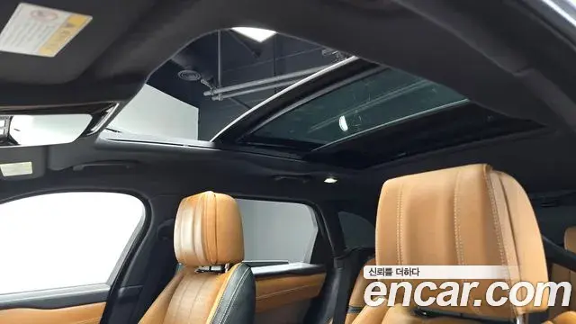 Land Rover Range Rover Velar 2019 — Photo 14/36