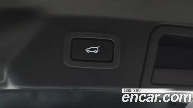 Land Rover Range Rover Velar 2019 — Photo 27/36