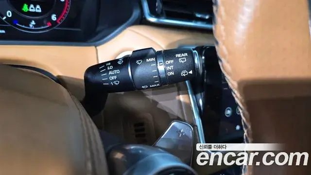 Land Rover Range Rover Velar 2019 — Photo 34/36