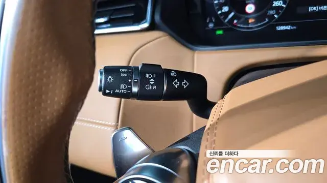 Land Rover Range Rover Velar 2019 — Photo 31/36