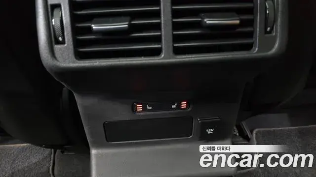 Land Rover Range Rover Velar 2019 — Photo 20/36