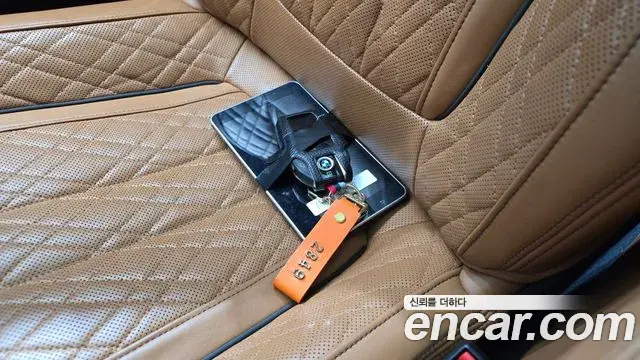 BMW 7 Series 2020 — Şəkil 31/34