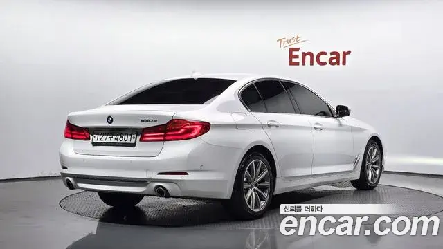 BMW 5 Series 2020 — Фото 2/20