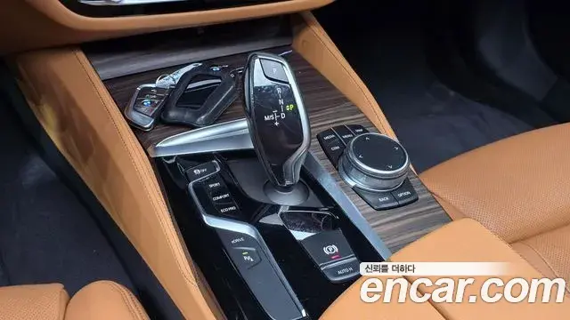 BMW 5 Series 2020 — Фото 9/20