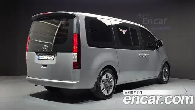Hyundai Staria 2023 — Şəkil 17/20