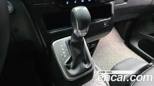 Hyundai Staria 2023 — Şəkil 18/20