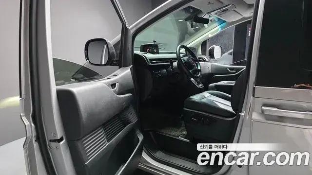 Hyundai Staria 2023 — Şəkil 3/20