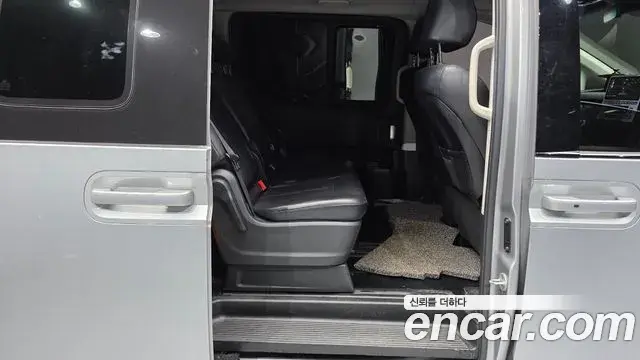 Hyundai Staria 2023 — Şəkil 15/20