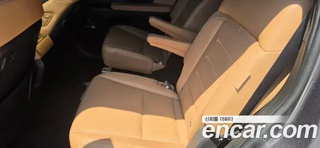 Hyundai Santa Fe 2023 — Фото 17/19