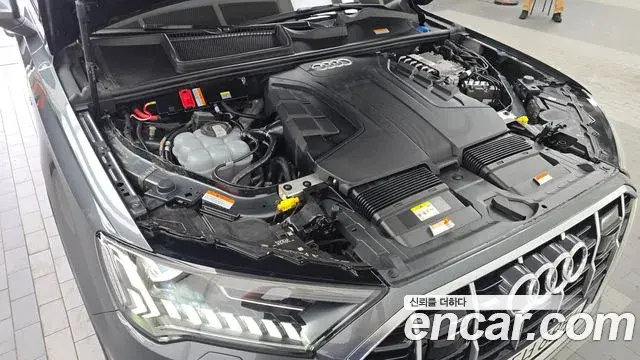 Audi Q7 2021 — Şəkil 19/32