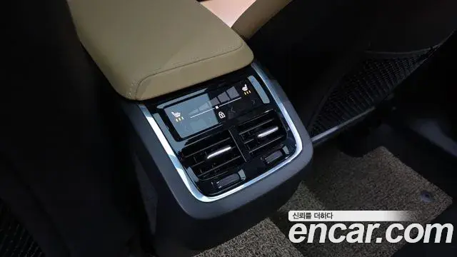 Volvo XC60 2024 — Şəkil 29/36