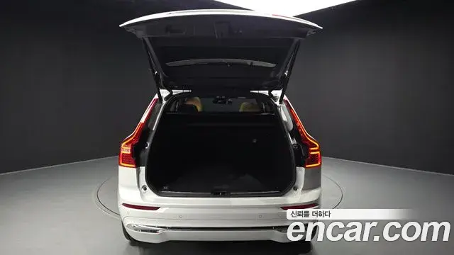 Volvo XC60 2024 — Şəkil 5/36