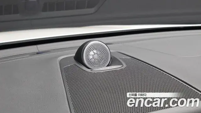 Volvo XC60 2024 — Şəkil 28/36