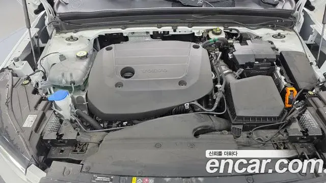 Volvo XC40 2024 — ფოტო 4/20