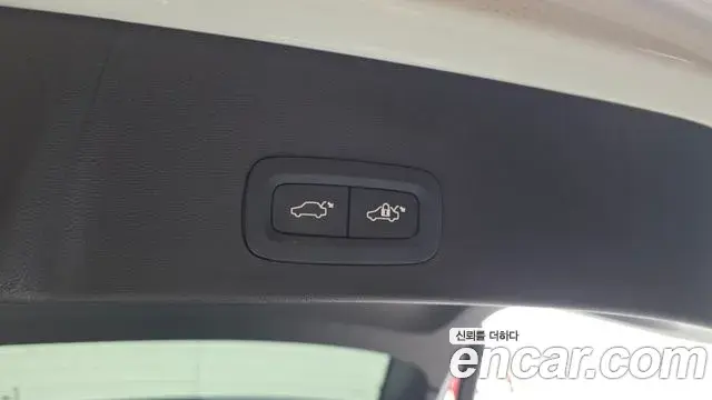 Volvo XC40 2024 — ფოტო 15/20