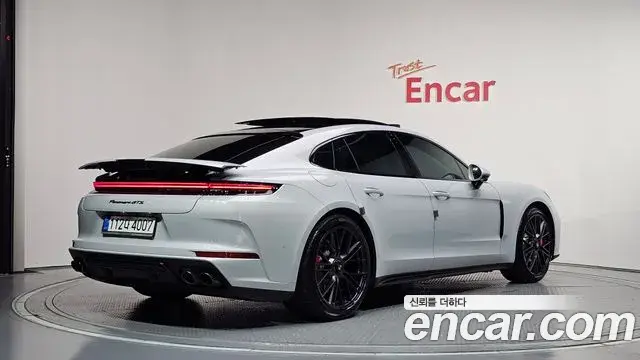 Porsche Panamera 2025 — Photo 28/34