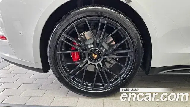 Porsche Panamera 2025 — Photo 33/34