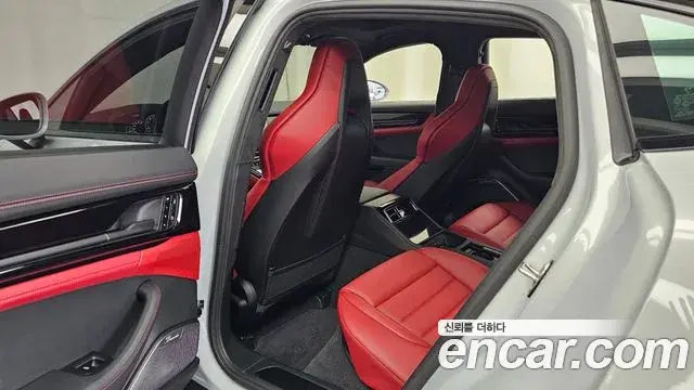 Porsche Panamera 2025 — Photo 20/34